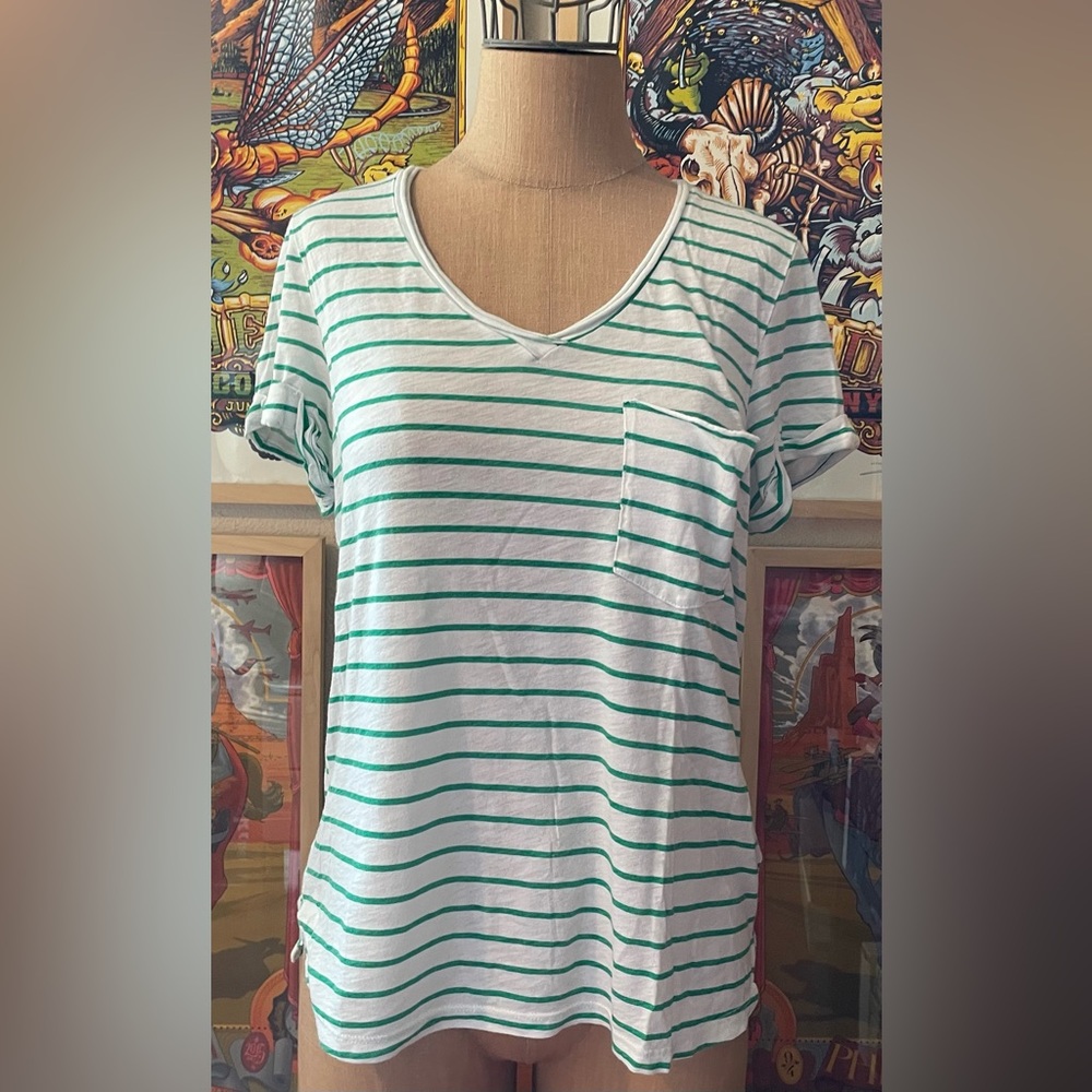 t.la white & green stripe pocket tee size large